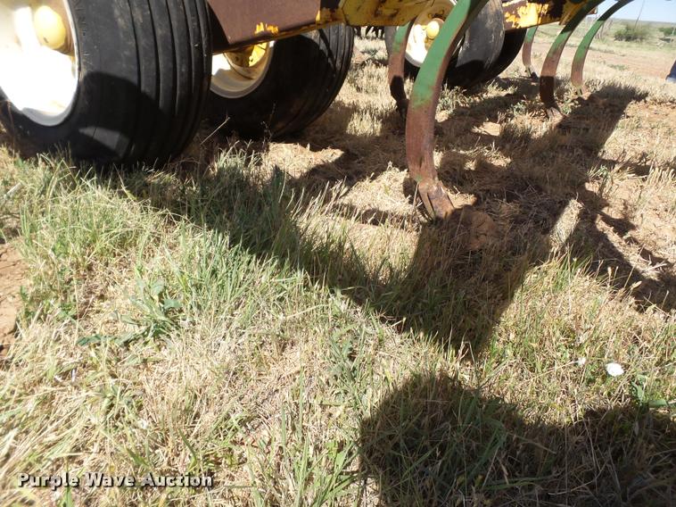 image for item DL9132 Roll-a-cone chisel plow