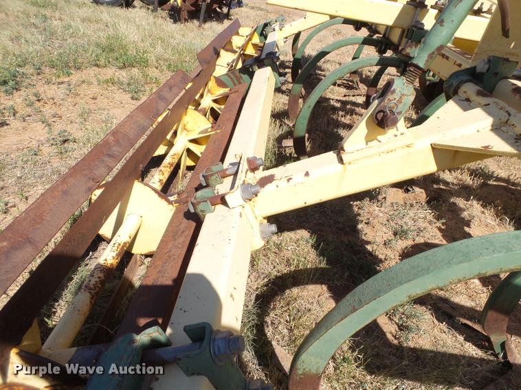 image for item DL9132 Roll-a-cone chisel plow