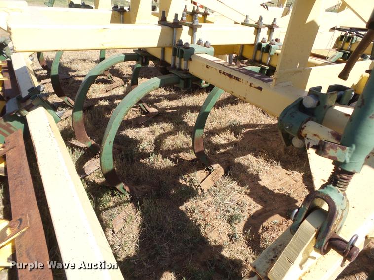 image for item DL9132 Roll-a-cone chisel plow