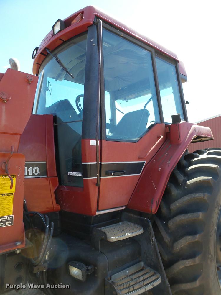 image for item DL9133 1991 Case IH 7110 MFWD tractor
