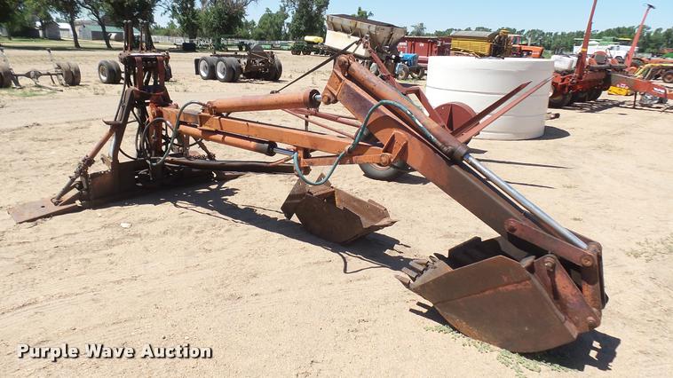 image for item DR9598 Henry backhoe attachment