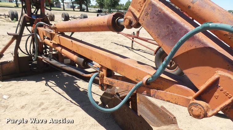 image for item DR9598 Henry backhoe attachment