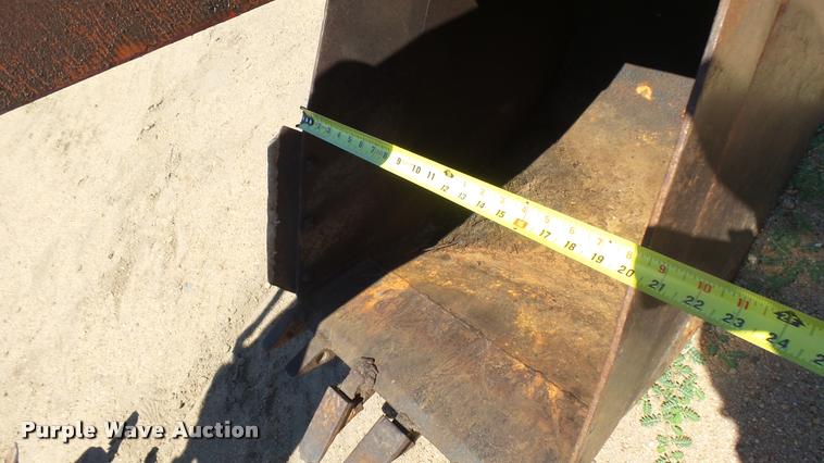 image for item DR9598 Henry backhoe attachment