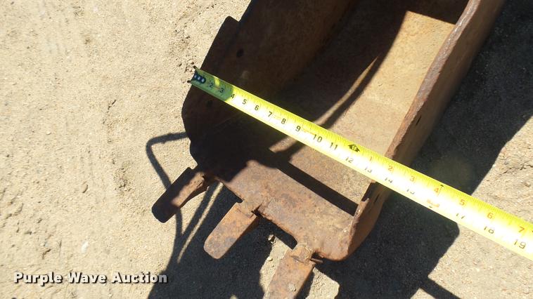 image for item DR9598 Henry backhoe attachment