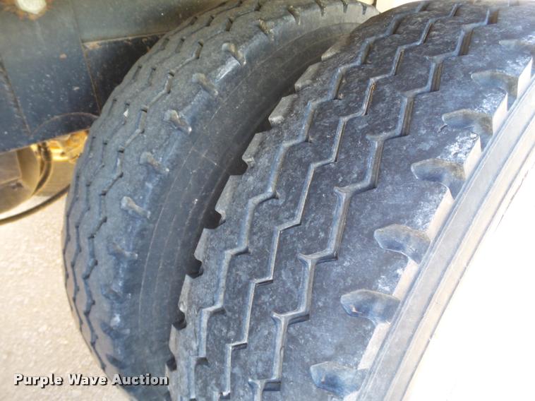 image for item L1514 2015 Blatz 40BZ234BRB1214M silage trailer