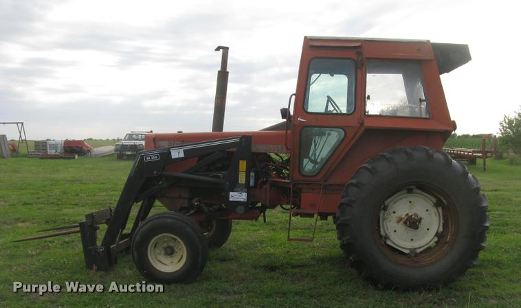 image for item L2325 Allis Chalmers 200 tractor