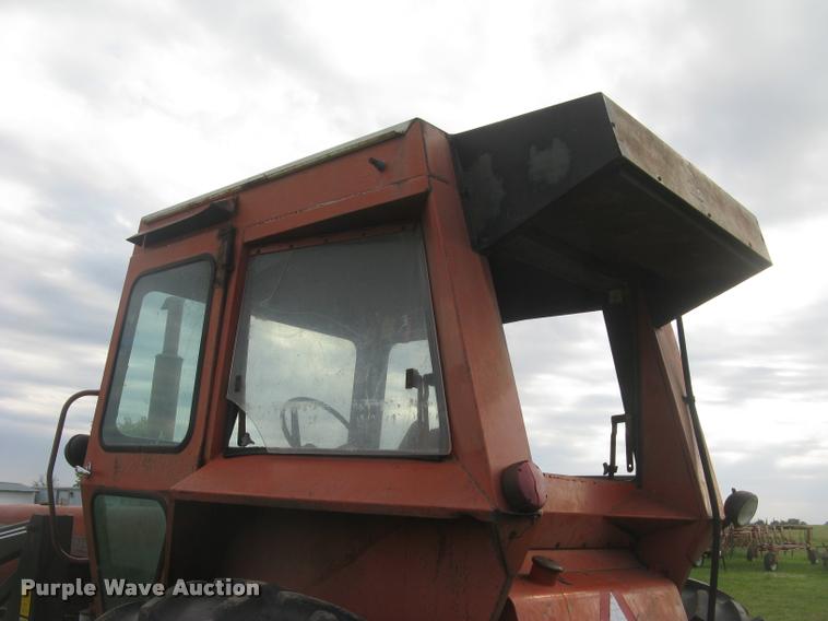 image for item L2325 Allis Chalmers 200 tractor