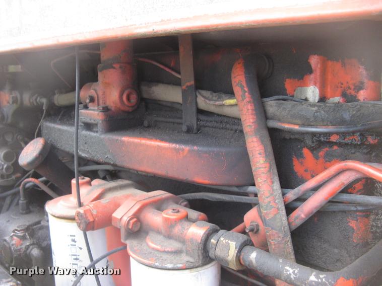 image for item L2325 Allis Chalmers 200 tractor