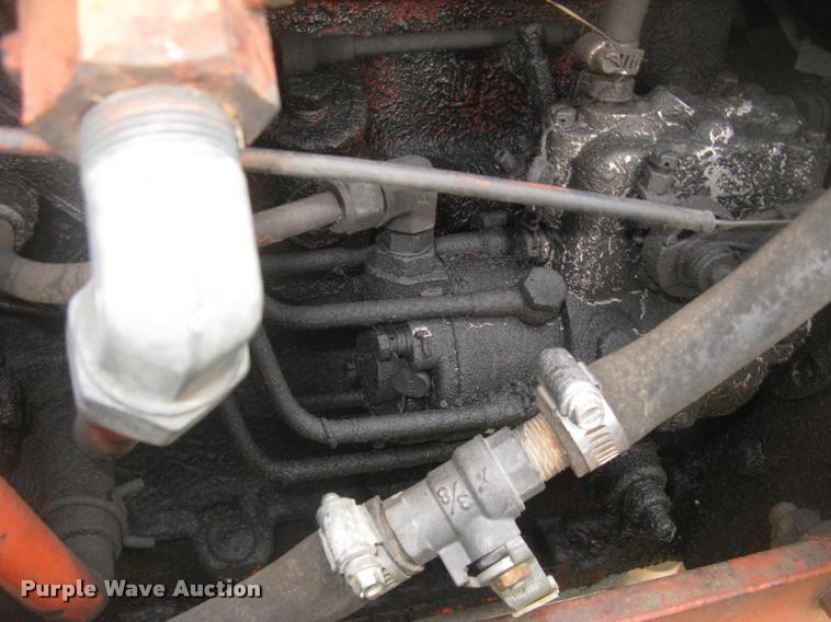 image for item L2325 Allis Chalmers 200 tractor