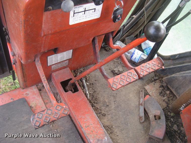 image for item L2325 Allis Chalmers 200 tractor