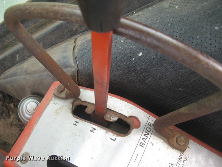 image for item L2325 Allis Chalmers 200 tractor