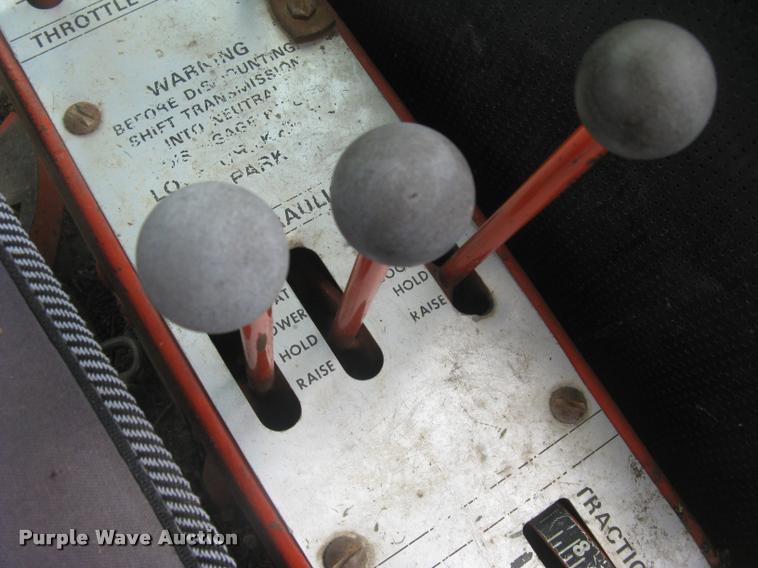 image for item L2325 Allis Chalmers 200 tractor