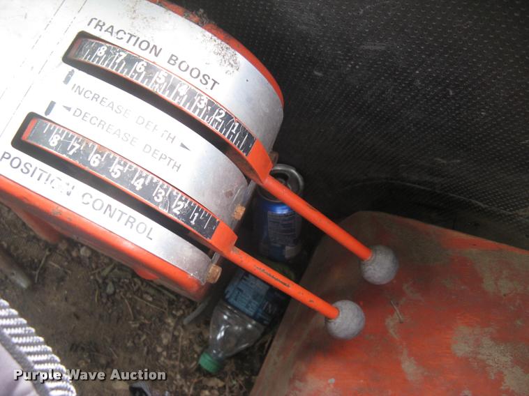 image for item L2325 Allis Chalmers 200 tractor