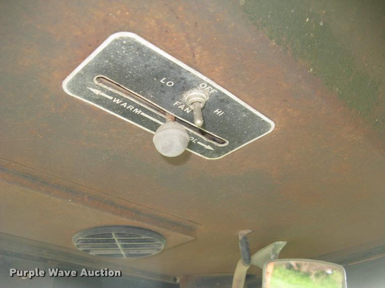 image for item L2325 Allis Chalmers 200 tractor