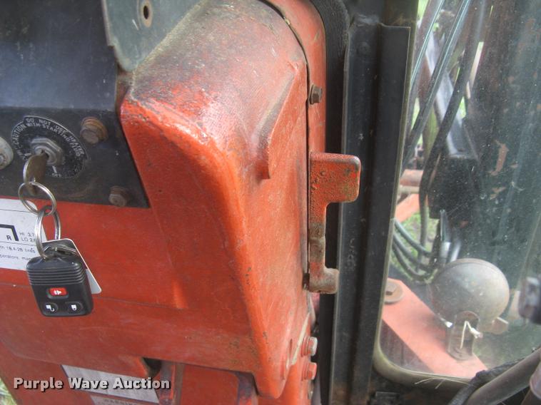 image for item L2325 Allis Chalmers 200 tractor