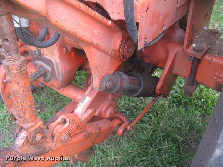 image for item L2325 Allis Chalmers 200 tractor
