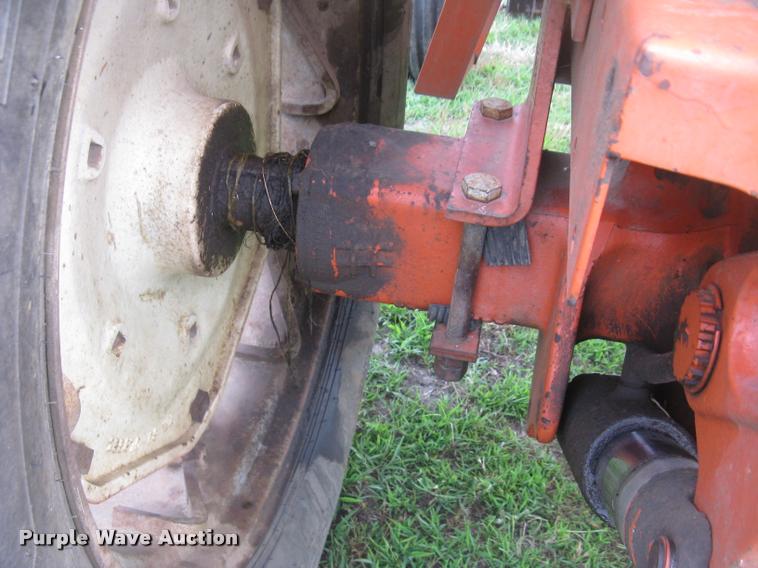 image for item L2325 Allis Chalmers 200 tractor