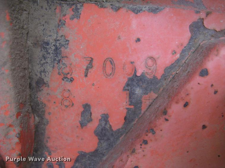 image for item L2325 Allis Chalmers 200 tractor