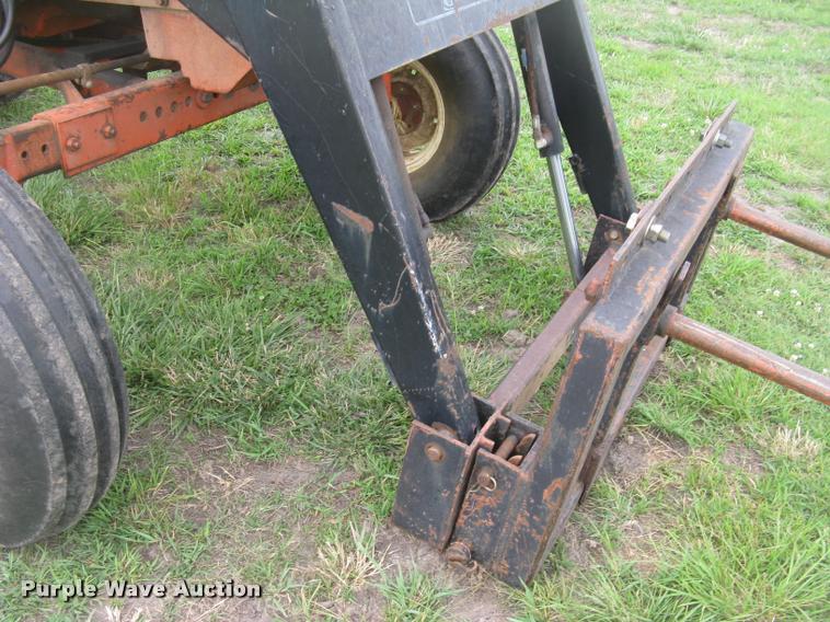image for item L2325 Allis Chalmers 200 tractor