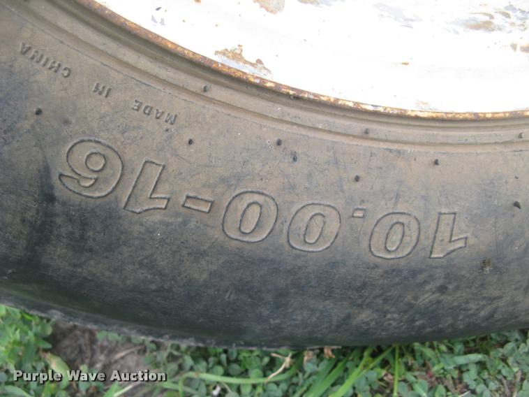 image for item L2325 Allis Chalmers 200 tractor