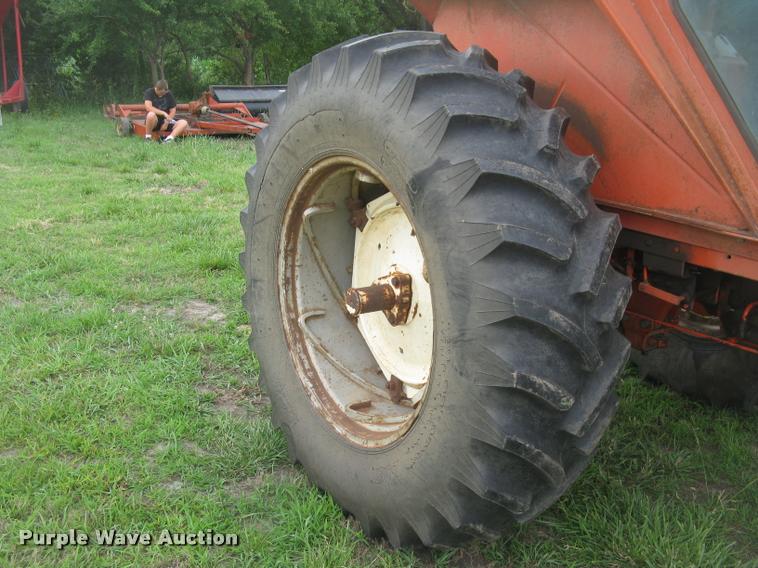 image for item L2325 Allis Chalmers 200 tractor