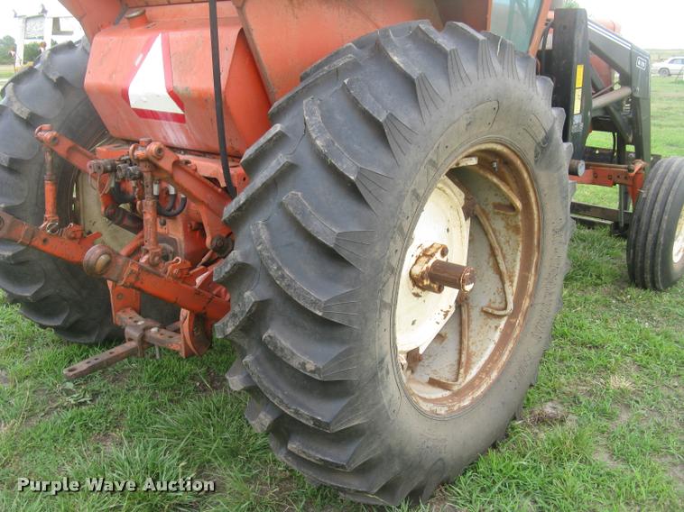 image for item L2325 Allis Chalmers 200 tractor