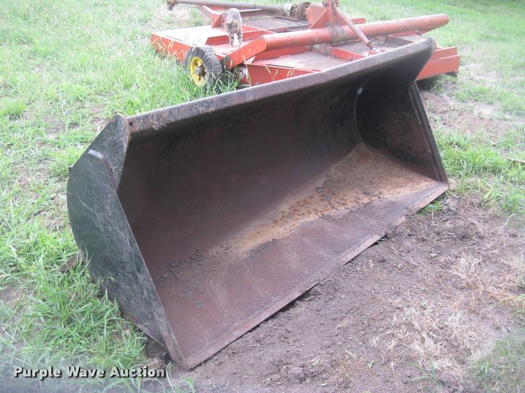 image for item L2325 Allis Chalmers 200 tractor