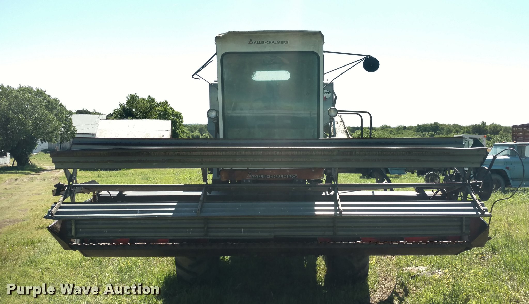 1974 Allis Chalmers Gleaner K combine in Hope, KS Item DB0984 sold