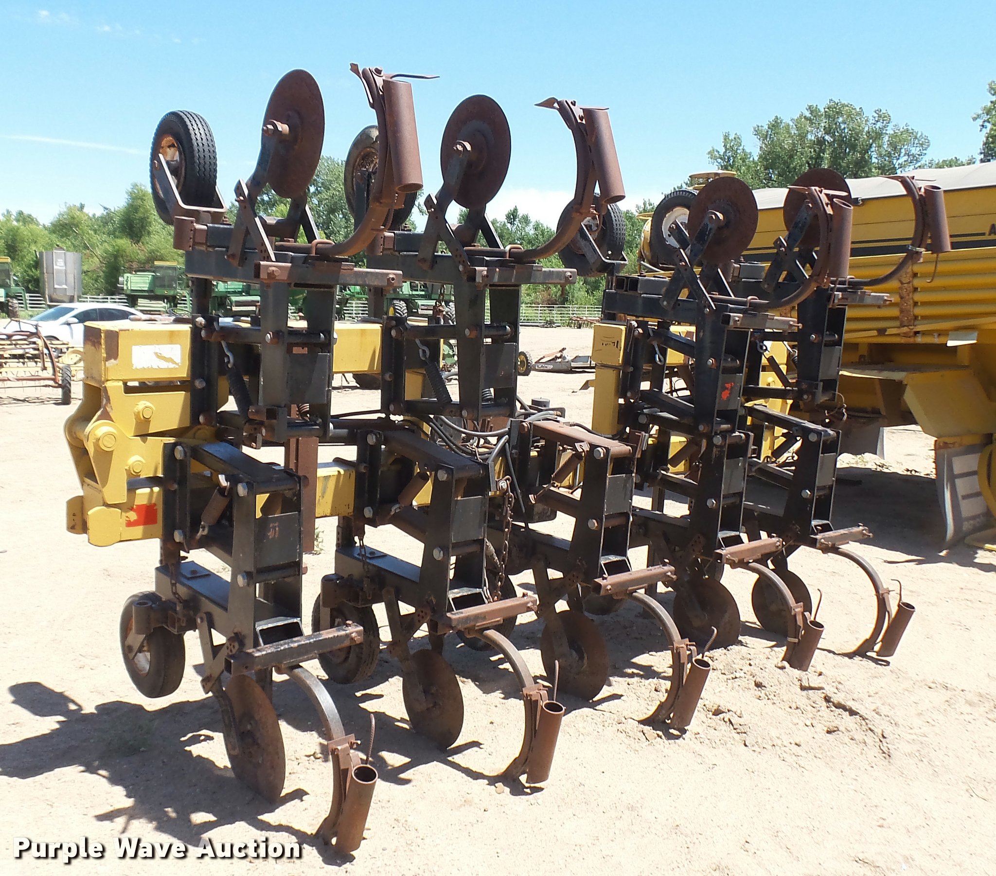 Landoll 2000 cultivator in Kinsley, KS Item DR9584 sold Purple Wave