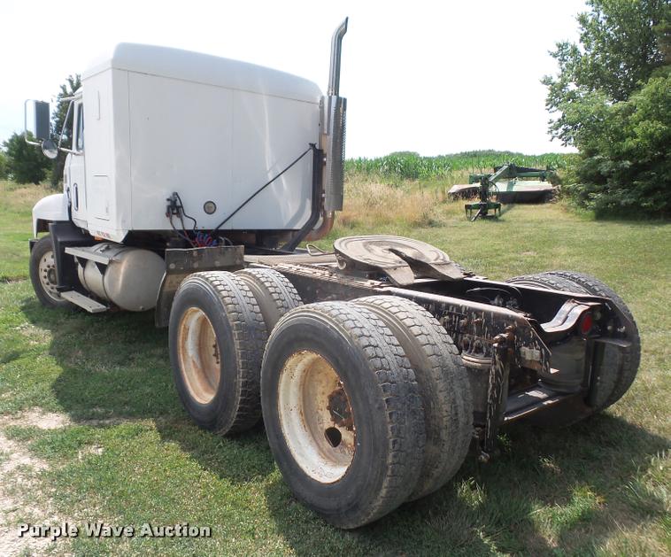 image for item DA1585 1997 Mack CH613 semi truck