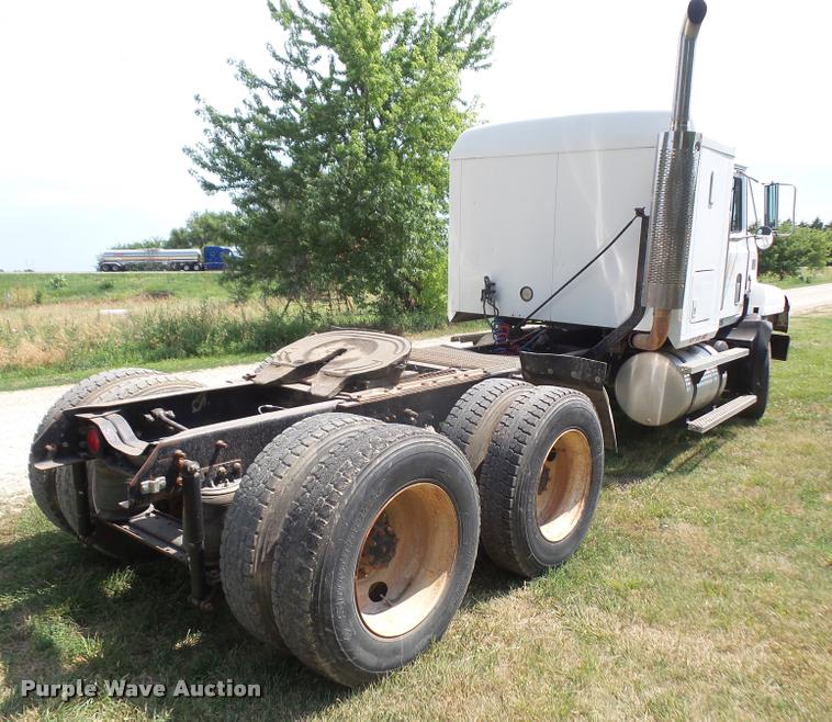 image for item DA1585 1997 Mack CH613 semi truck