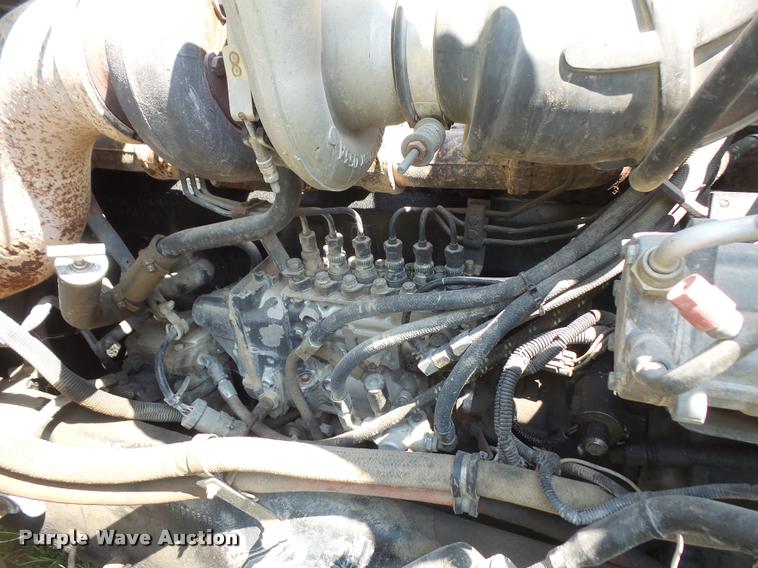 image for item DA1585 1997 Mack CH613 semi truck