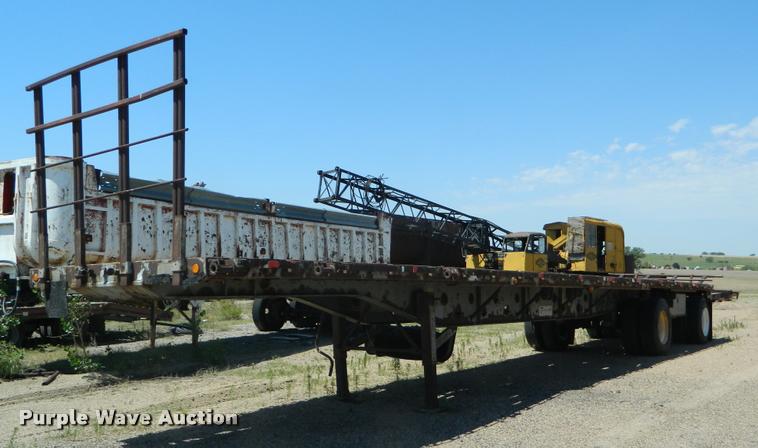 image for item DB1062 1989 Transcraft TL90K-45 flatbed trailer