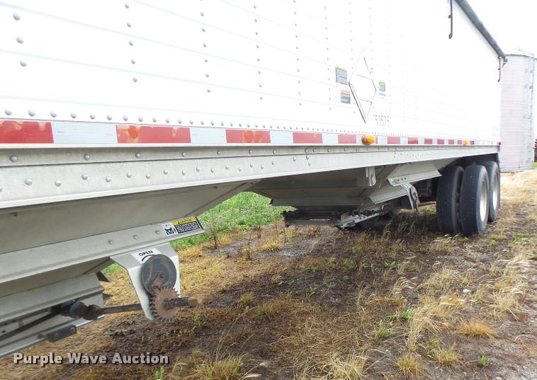 image for item DB1364 2006 Wilson DWH-500 double hopper grain trailer