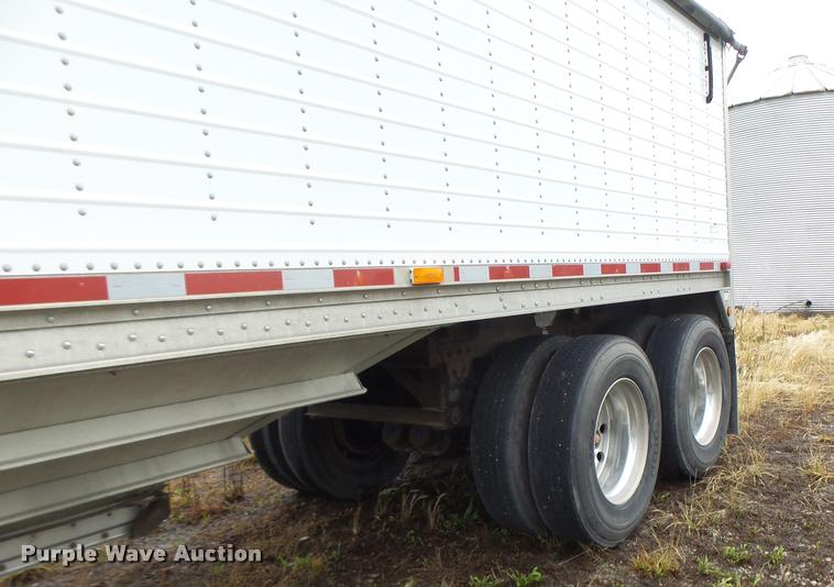 image for item DB1364 2006 Wilson DWH-500 double hopper grain trailer