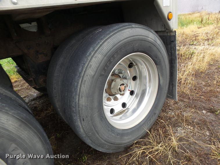 image for item DB1364 2006 Wilson DWH-500 double hopper grain trailer