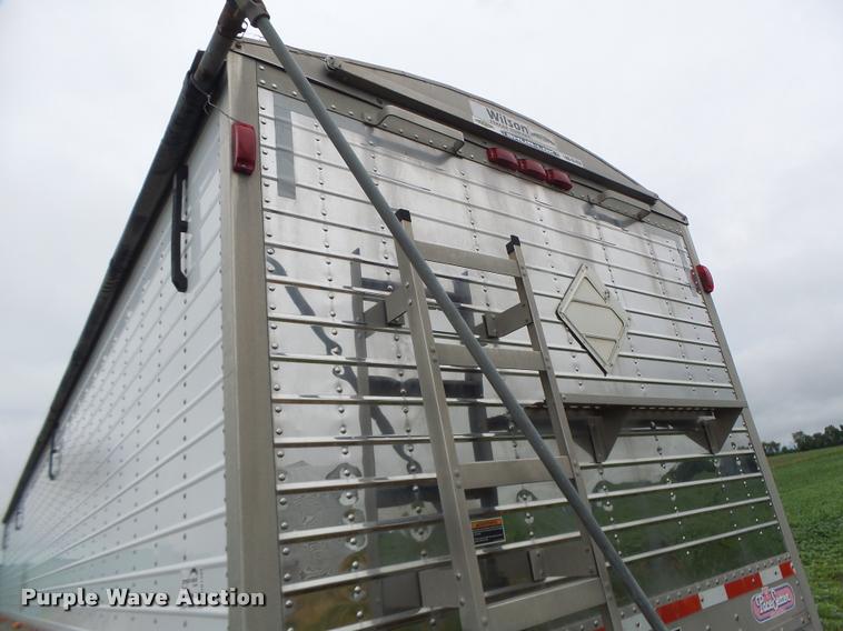 image for item DB1364 2006 Wilson DWH-500 double hopper grain trailer