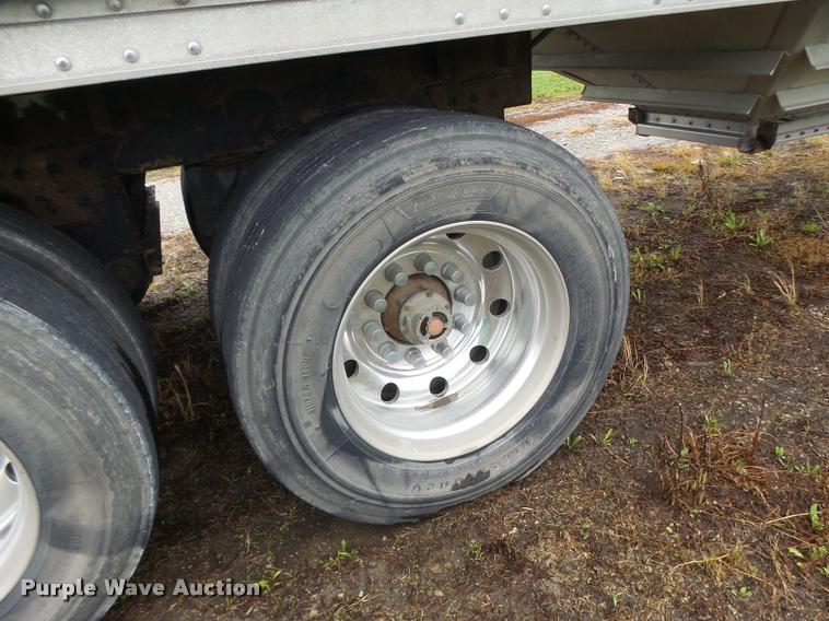 image for item DB1364 2006 Wilson DWH-500 double hopper grain trailer