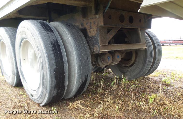 image for item DB1364 2006 Wilson DWH-500 double hopper grain trailer