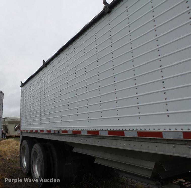 image for item DB1364 2006 Wilson DWH-500 double hopper grain trailer