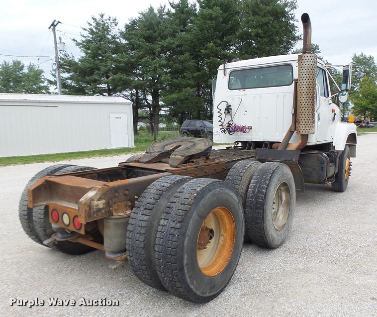 image for item DB1380 1993 International 2574 semi truck