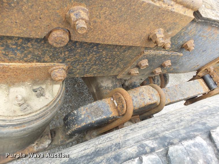 image for item DB1380 1993 International 2574 semi truck