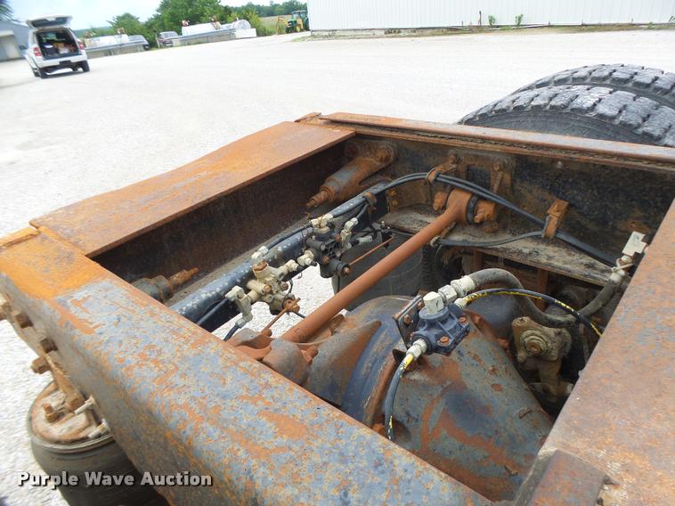 image for item DB1380 1993 International 2574 semi truck