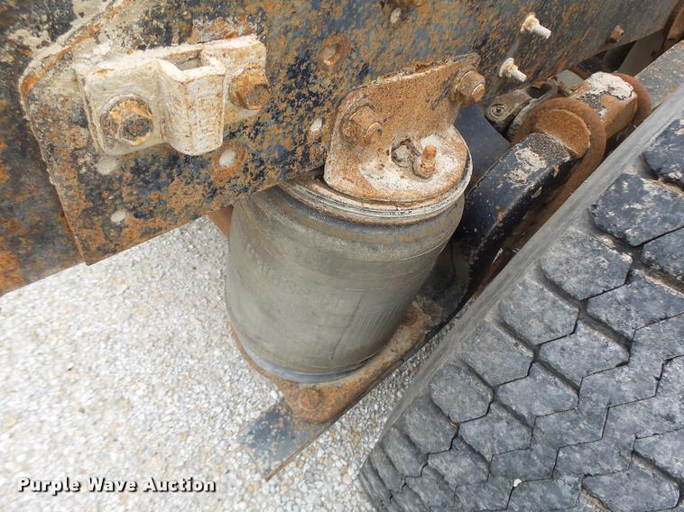 image for item DB1380 1993 International 2574 semi truck