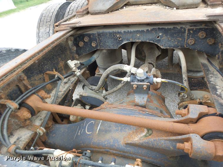 image for item DB1380 1993 International 2574 semi truck