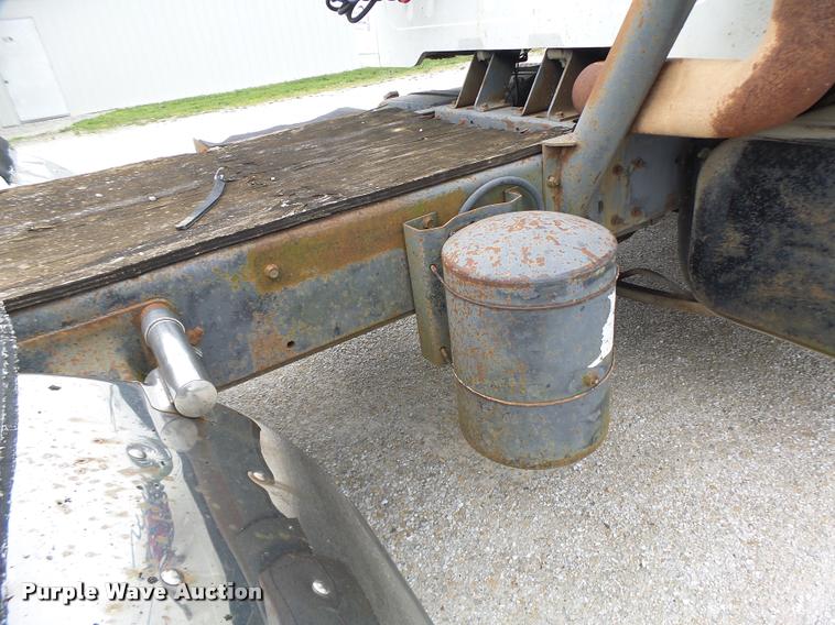 image for item DB1380 1993 International 2574 semi truck