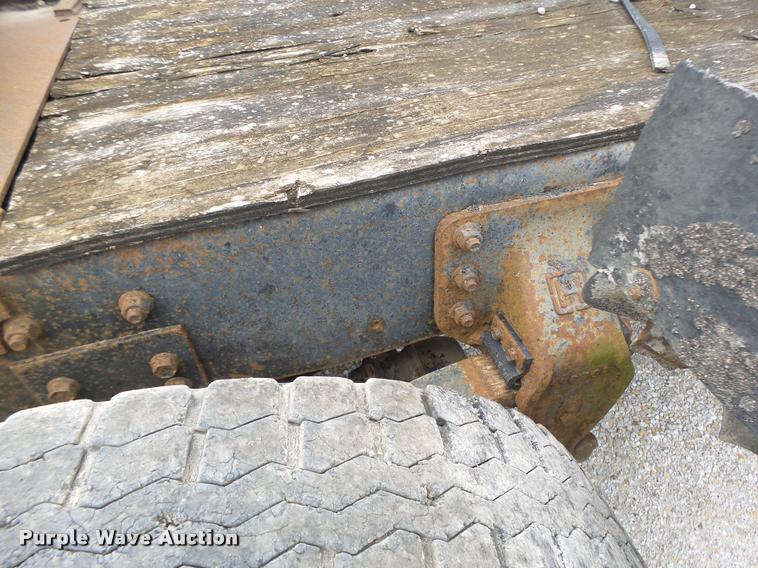 image for item DB1380 1993 International 2574 semi truck