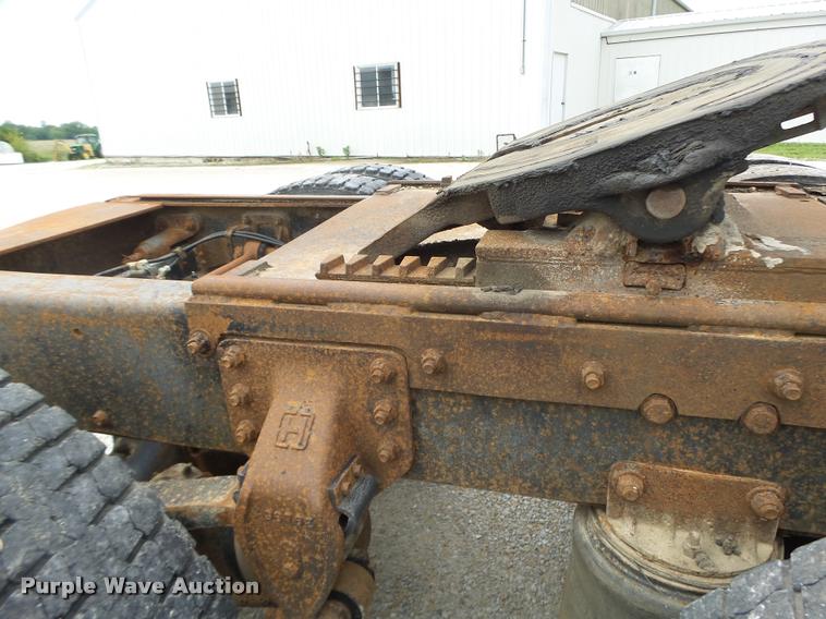 image for item DB1380 1993 International 2574 semi truck