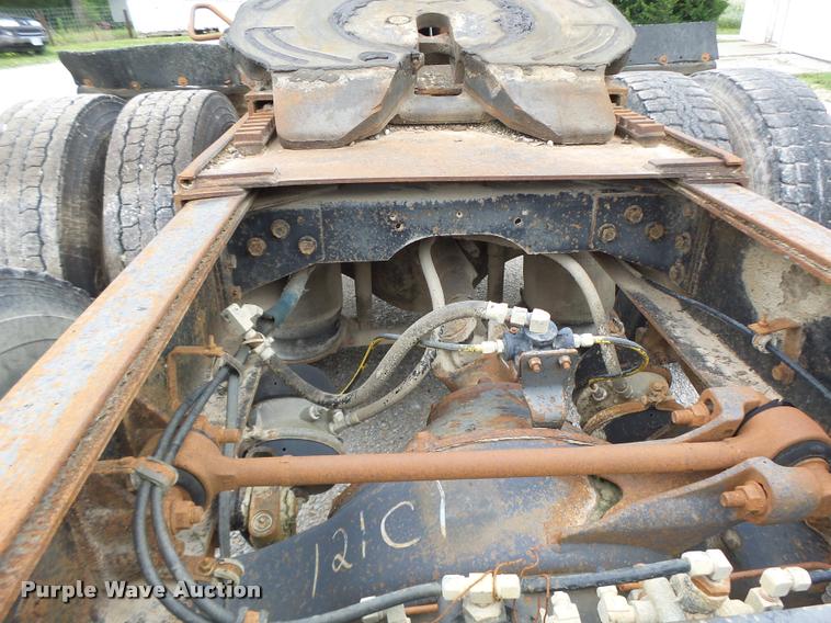 image for item DB1380 1993 International 2574 semi truck