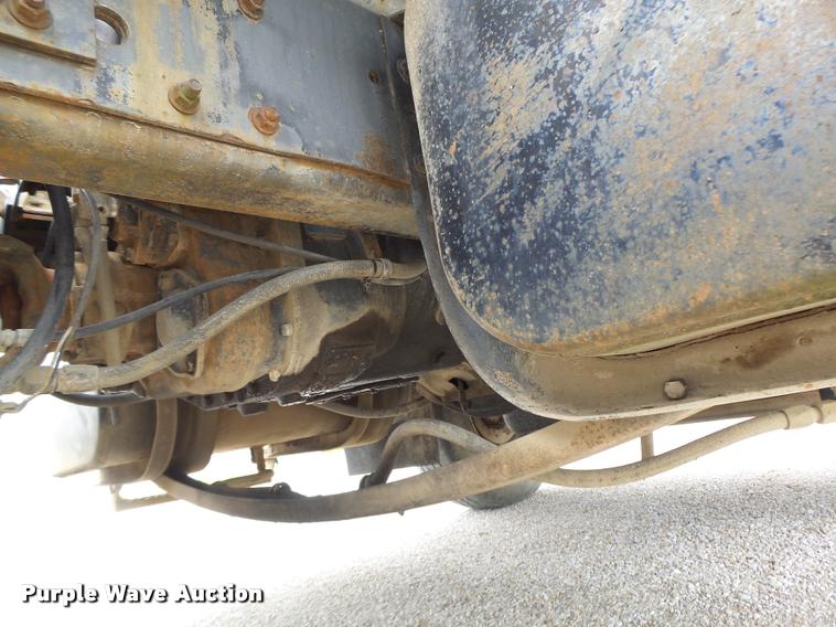 image for item DB1380 1993 International 2574 semi truck